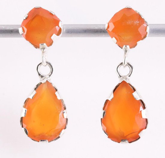 Bewerkte zilveren oorstekers met carneool afbeelding 1