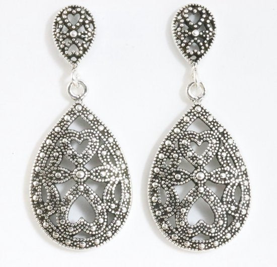 Fijn bewerkte druppelvormige zilveren oorstekers afbeelding 1