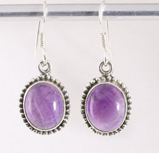Bewerkte ovale zilveren oorbellen met amethist afbeelding 1