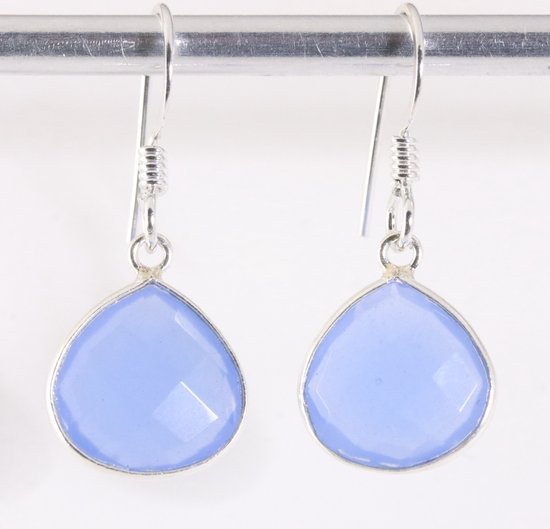 Fijne druppelvormige zilveren oorbellen met blauwe chalcedoon afbeelding 1