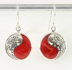 Ronde opengewerkte zilveren oorbellen met rode koraal steen afbeelding 1