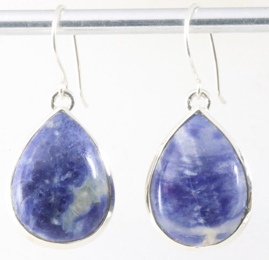 Druppelvormige hoogglans zilveren oorbellen met sodaliet afbeelding 1