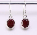 Fijne ovale zilveren oorbellen met robijn afbeelding 4