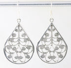 Opengewerkte druppelvormige zilveren filigrein oorbellen afbeelding 1