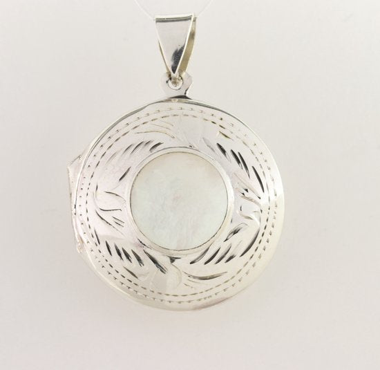 Rond bewerkt zilveren medaillon met parelmoer afbeelding 1