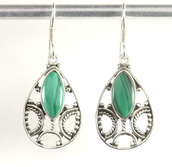 Opengewerkte zilveren oorbellen met malachiet afbeelding 1