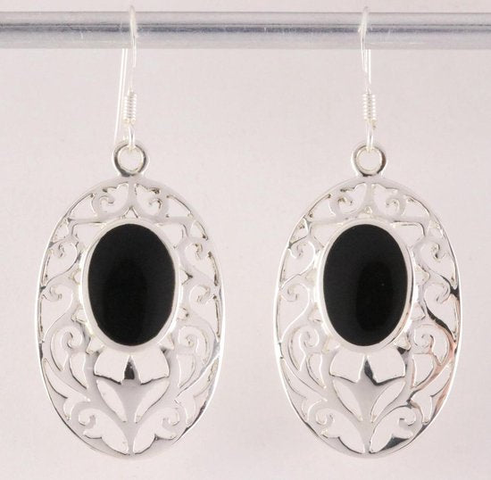 Grote opengewerkte zilveren oorbellen met onyx afbeelding 3