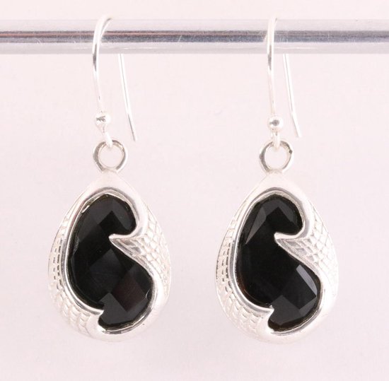 Bewerkte zilveren oorbellen met gefacetteerde onyx afbeelding 1