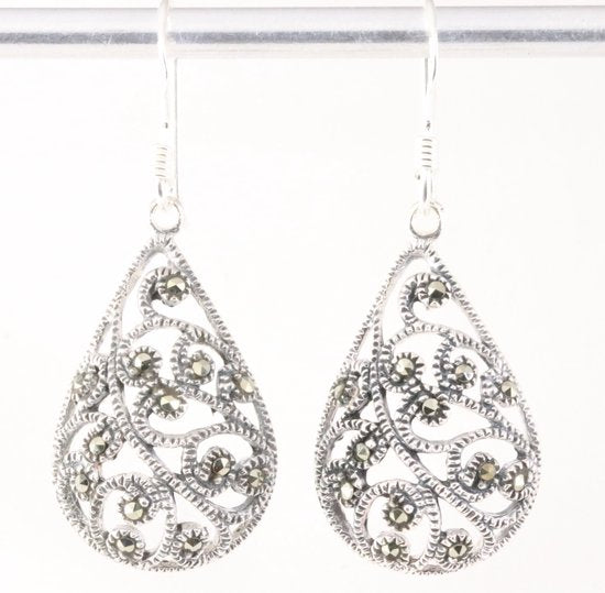 Opengewerkte druppelvormige zilveren oorbellen met marcasiet afbeelding 1