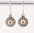 Fijne bewerkte ronde zilveren oorbellen met 18K gouden decoratie afbeelding 1