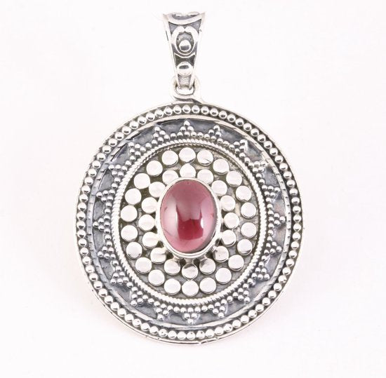 Bewerkte zilveren hanger met granaat afbeelding 1