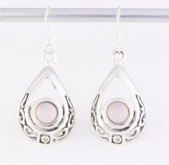 Opengewerkte zilveren oorbellen met rozenkwarts afbeelding 1