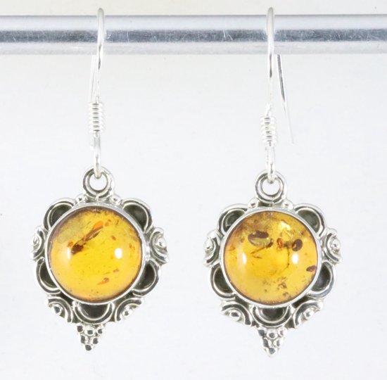 Bewerkte zilveren oorbellen met amber afbeelding 1