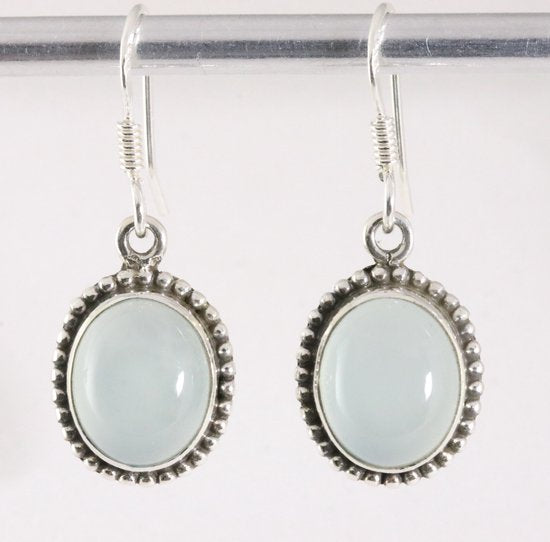 Bewerkte ovale zilveren oorbellen met aqua chalcedoon afbeelding 1