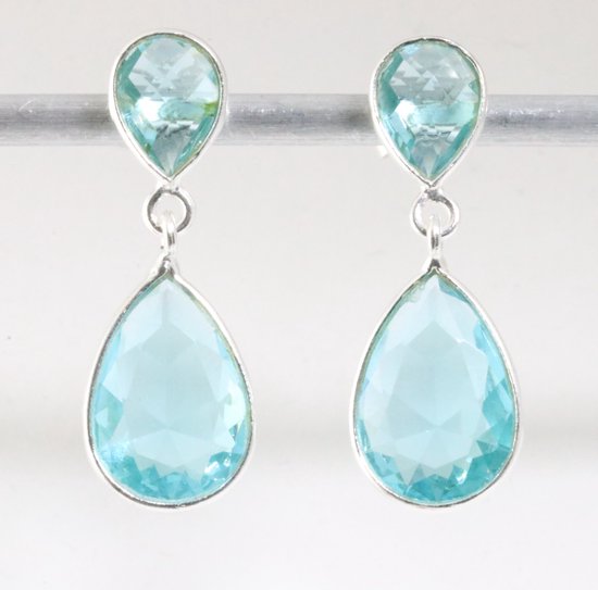 Zilveren oorstekers met blauwe topaas afbeelding 1