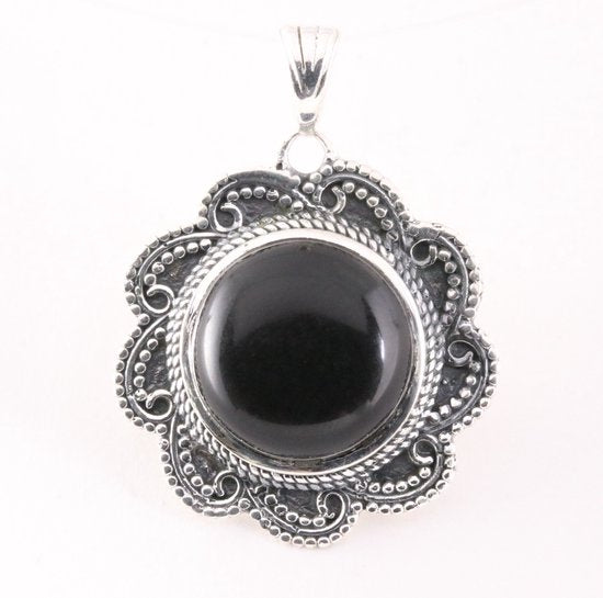 Bewerkte zilveren hanger met onyx afbeelding 1