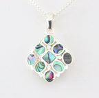Hoogglans zilveren hanger met abalone schelp aan ketting afbeelding 1