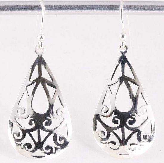 Opengewerkte druppelvormige zilveren oorbellen afbeelding 1