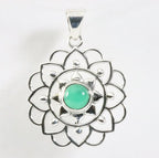 Opengewerkte zilveren hanger met jade afbeelding 1