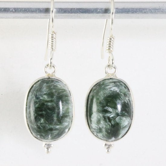 Zilveren oorbellen met groene serafiniet afbeelding 1