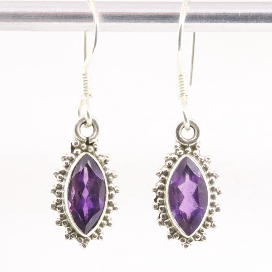 Fijne bewerkte zilveren oorbellen met amethist afbeelding 1