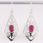 Opengewerkte zilveren oorbellen met robijn afbeelding 1