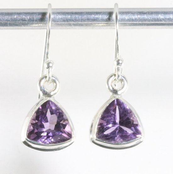 Hoogglans zilveren oorbellen met amethist afbeelding 1
