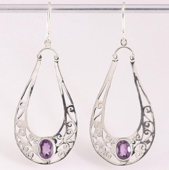 Lange opengewerkte zilveren oorbellen met amethist afbeelding 1