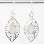Opengewerkte zilveren oorbellen met regenboog maansteen afbeelding 1