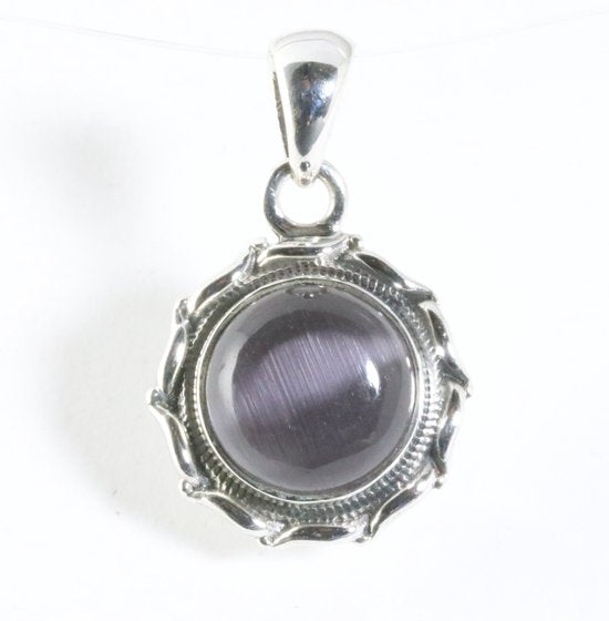 Ronde bewerkte zilveren hanger met zwarte opaal afbeelding 1