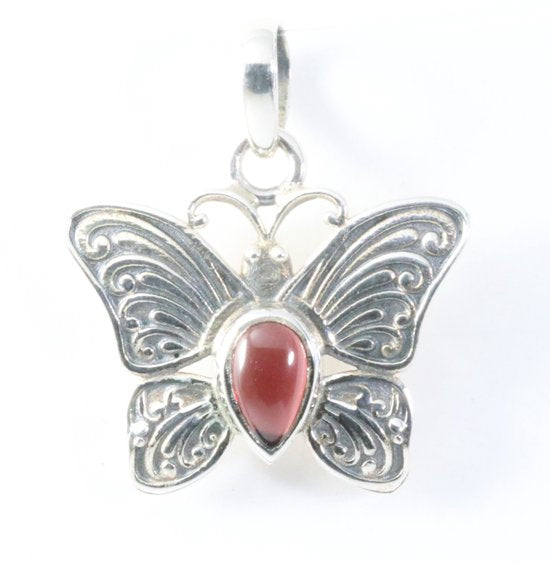 Bewerkte zilveren vlinder hanger met granaat afbeelding 1