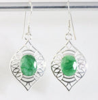 Opengewerkte zilveren oorbellen met smaragd afbeelding 1