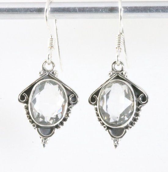 Bewerkte zilveren oorbellen met bergkristal afbeelding 1