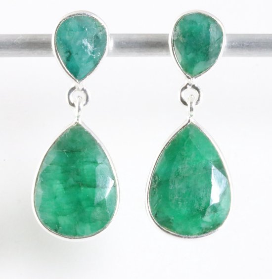 Zilveren oorstekers met smaragd afbeelding 1