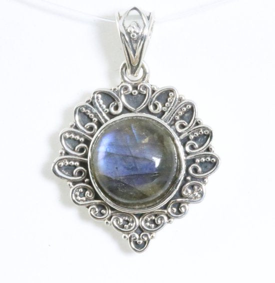 Bewerkte zilveren hanger met labradoriet afbeelding 1