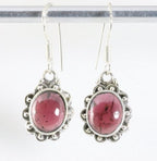 Fijne bewerkte zilveren oorbellen met granaat afbeelding 1