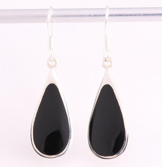 Grote druppelvormige zilveren oorbellen met onyx afbeelding 1
