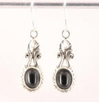 Bewerkte zilveren oorbellen met onyx afbeelding 1