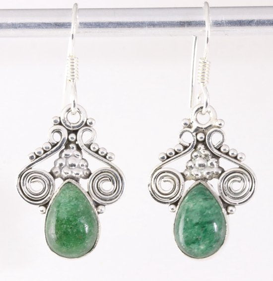 Opengewerkte zilveren oorbellen met jade afbeelding 1
