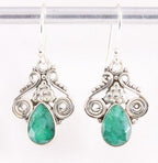 Opengewerkte zilveren oorbellen met smaragd afbeelding 1
