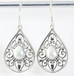 Opengewerkte zilveren oorbellen met parel afbeelding 1