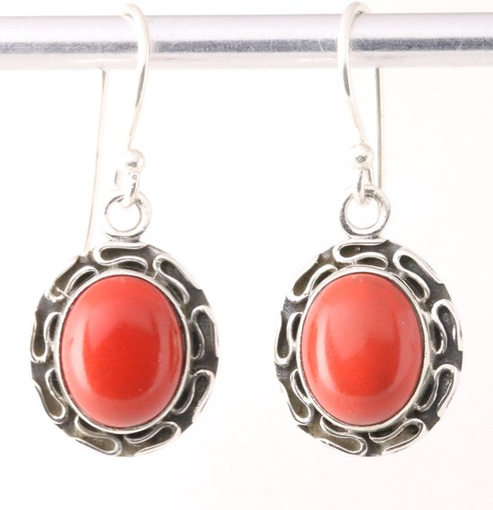 Bewerkte zilveren oorbellen met rode koraal steen afbeelding 1