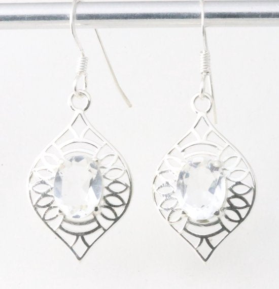 Opengewerkte zilveren oorbellen met bergkristal afbeelding 1