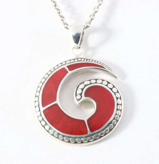 Bewerkte zilveren hanger met rode koraal steen aan ketting afbeelding 1