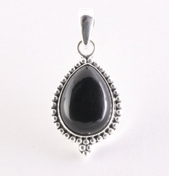 Bewerkte druppelvormige zilveren hanger met onyx afbeelding 1