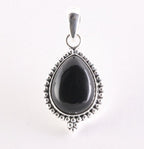 Bewerkte druppelvormige zilveren hanger met onyx afbeelding 1