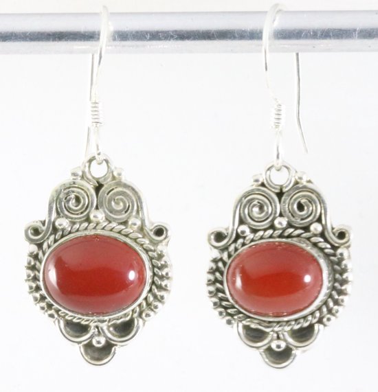 Bewerkte zilveren oorbellen met carneool afbeelding 1