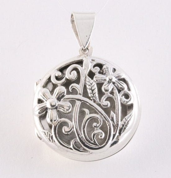 Rond opengewerkt zilveren medaillon met bloemengravering afbeelding 1