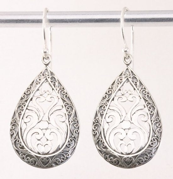 Traditionele opengewerkte zilveren oorbellen afbeelding 1