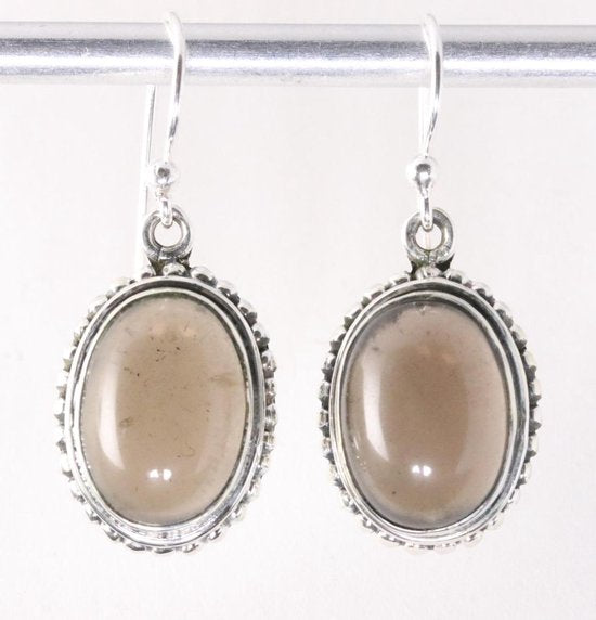 Bewerkte ovale zilveren oorbellen met rookkwarts afbeelding 1